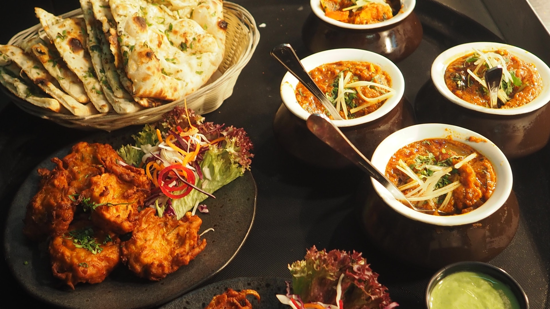 restaurant dishes image